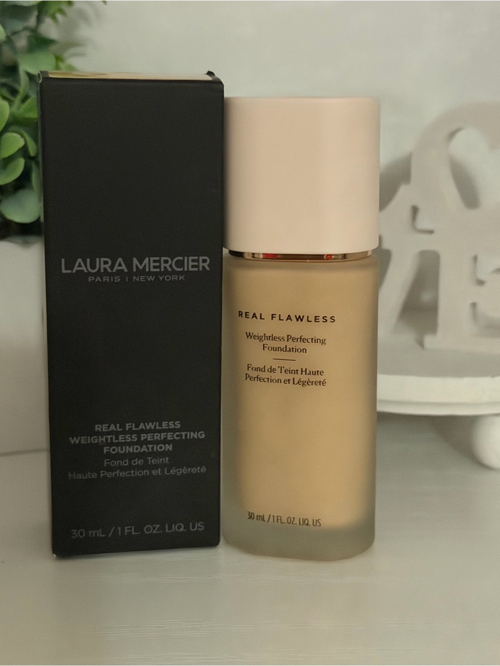 laura mercier Real Flawless Foundation - Cashmere